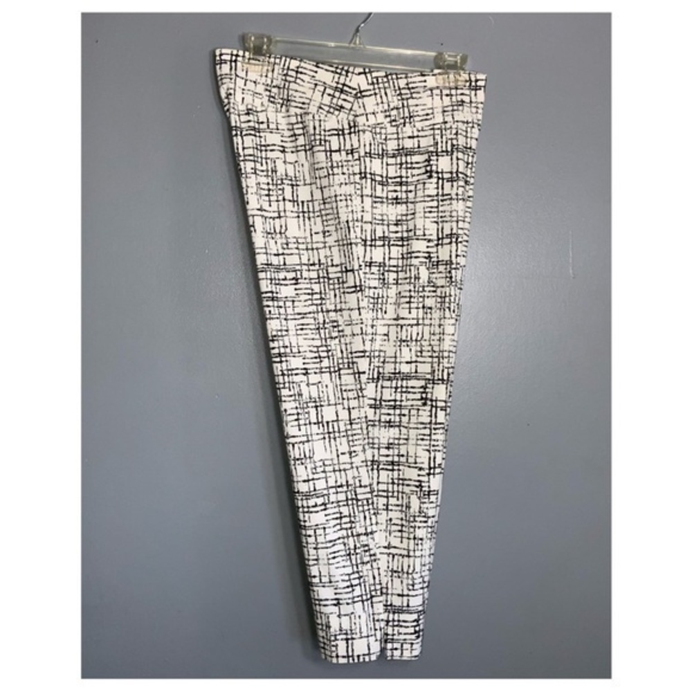 Valerie Stevens Black & White Contemporary Stretchy Pull On Capri Size 14